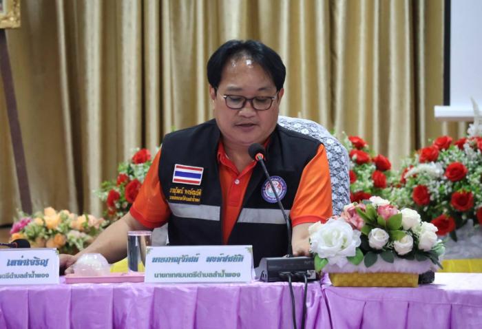 ประชุมชี้แจงแผนการดำเนินงานสำรวจการขึ้นทะเบียนประชากรสุนัขและแมวสำหรับอาสาปศุสัตว์ประจำหมู่บ้าน