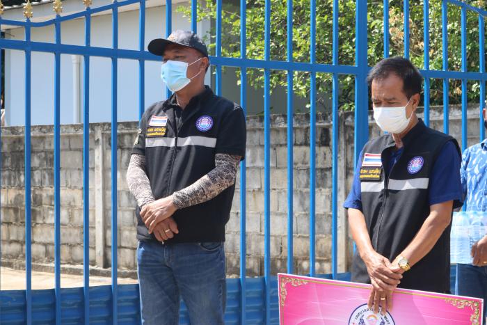 ลงพื้นที่ให้กำลังใจ แนะนำวิธีการปฏิบัติตัวกับชุมชนให้กับประชาชนที่สัมผัสกลุ่มเสี่ยงในชุมชน