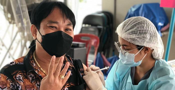 ฉีดวัคซีน ป้องกันโควิด ๑๙ ณ โรงพยาบาลน้ำพอง