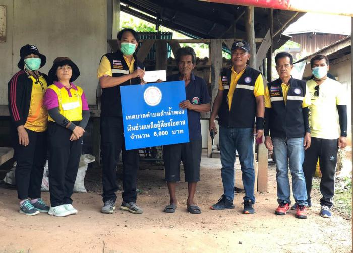 ลงพื้นที่มอบเงินช่วยเหลือผู้ด้อยโอกาส และมอบใบขออนุญาตก่อสร้างบ้าน