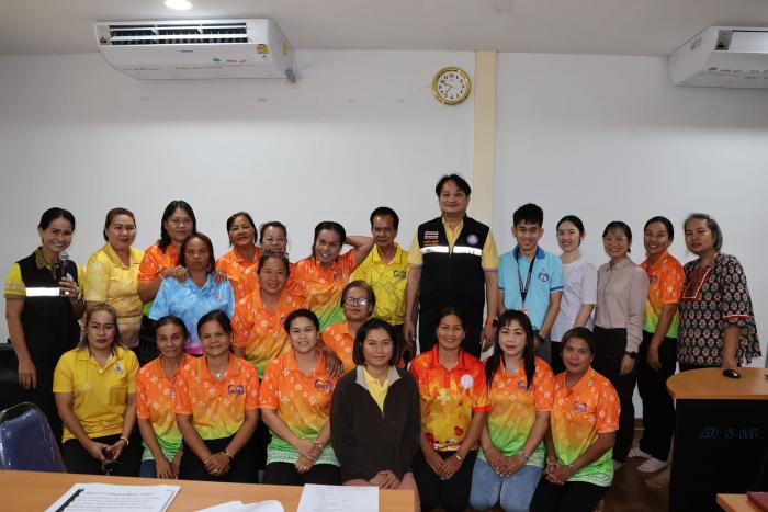 โครงการฝึกอบรมผู้ดูแลภาวะสมองเสื่อมในชุมชน กลุ่มเป้าหมายเป็นผู้ช่วยเหลือดูแลผู้มีภาวะพึ่งพิงในชุมชน(Care Giver) ทั้ง ๑๓ ชุมชนเพื่อคัดกรองภาวะสมองเสื่อมในกลุ่มผู้สูงอายุในชุมชน