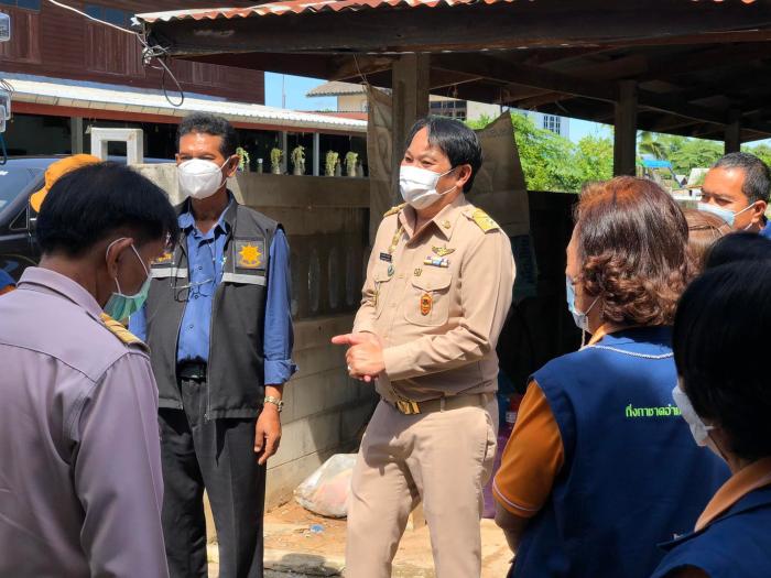 มอบถุงยังชีพ นางจันสี ติดถาพันธ์ ผลกระทบจากเหตุวาตภัย