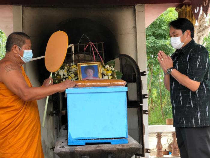 พิธีฌาปนกิจศพ คุณแม่บุบผา สร้อยโพธิ์
