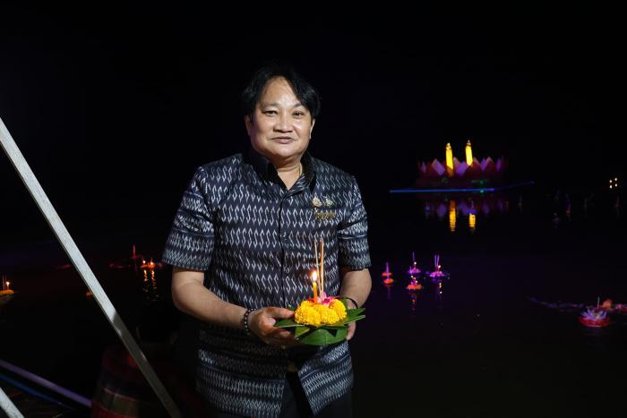 พิธีขอขมาพระแม่คงคา และร่วมกันลอยกระทงตามประเพณี