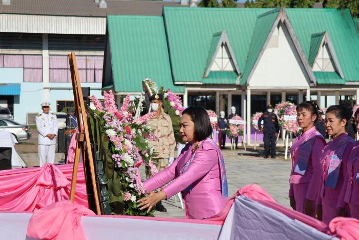 พิธีวางพวงมาลาเพื่อเป็นการน้อมรำลึกในพระมหากรุณาธิคุณ เนื่องในวันคล้ายวันสวรรคต พระบาทสมเด็จพระจุลจอมเกล้าเจ้าอยู่หัว รัชกาลที่ ๕ (วันปิยมหาราช)