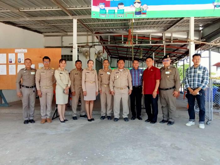 ตรวจเยี่ยมและให้คำแนะนำเจ้าหน้าที่ประจำหน่วยเลือกตั้ง