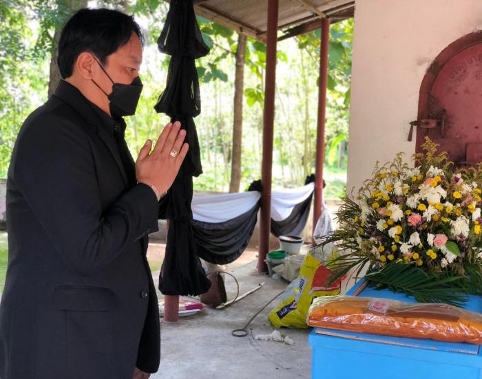 พิธีฌาปนกิจศพ คุณแม่บุญช่วย ชุมพล
