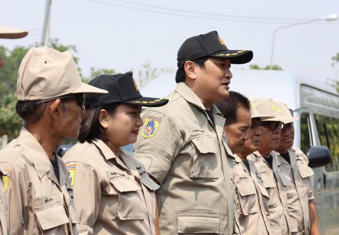 ตรวจเยี่ยมเพื่อเป็นขวัญกำลังใจแก่เจ้าหน้าที่ อปพร.ที่ปฏิบัติหน้าที่จุดตรวจบริการประชาชน