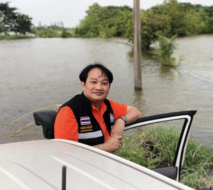 ส่งมอบน้ำดื่ม และเครื่องอุปโภคบริโภค ให้กับองค์การบริหารส่วนตำบลท่ากระเสริม เพื่อช่วยเหลือผู้ประสบอุทกภัย
