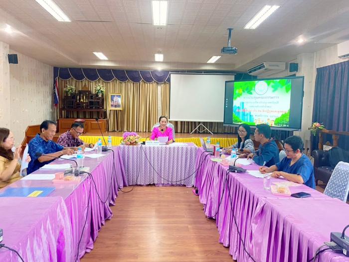 ประชุมคณะกรรมการยกร่าง แก้ไข ปรับปรุง เทศบัญญัติเทศบาลตำบลลำน้ำพอง ว่าด้วยเรื่อง วิธีคัดแยก เก็บ ขน สิ่งปฏิกูล และมูลฝอย พ.ศ. ๒๕๖๒