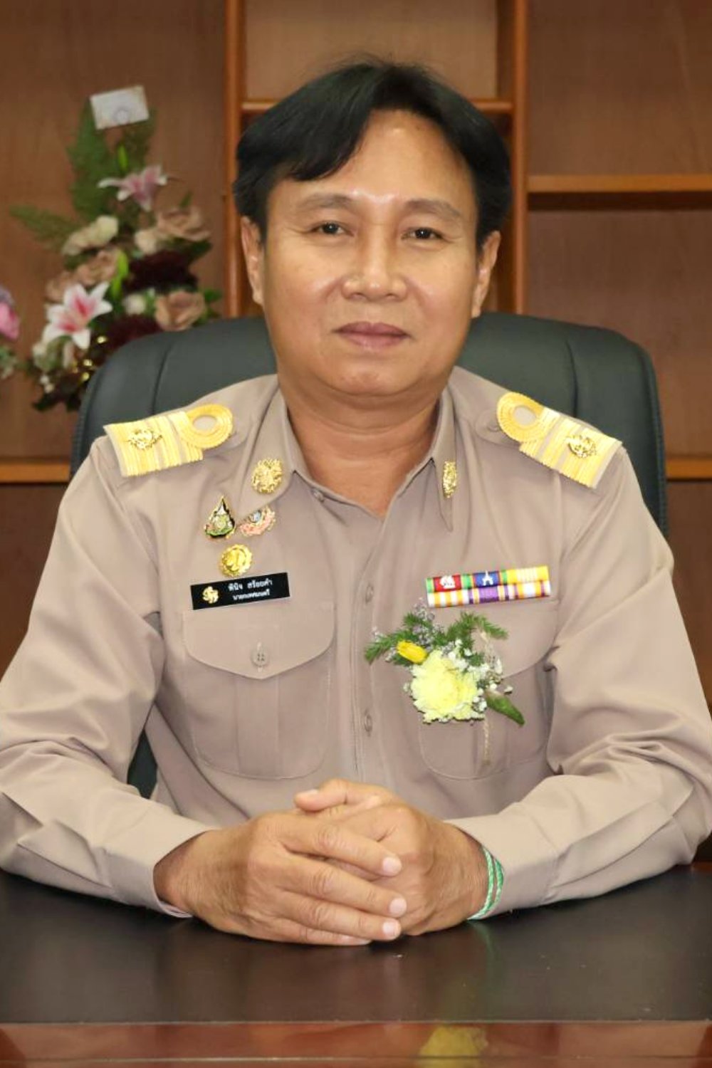 นายพินิจ  สร้อยคำ
